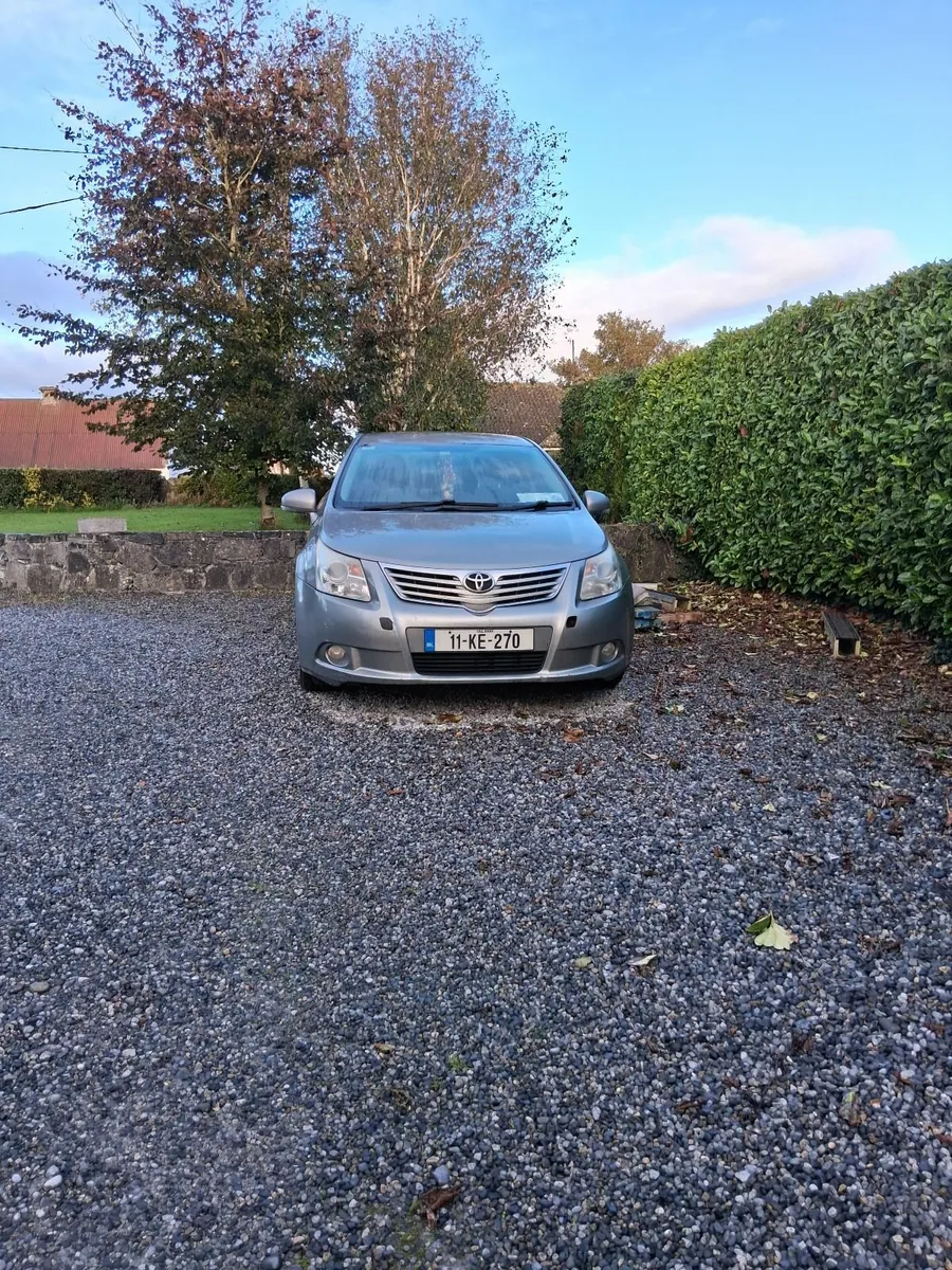 Toyota Avensis 2011 - Image 1