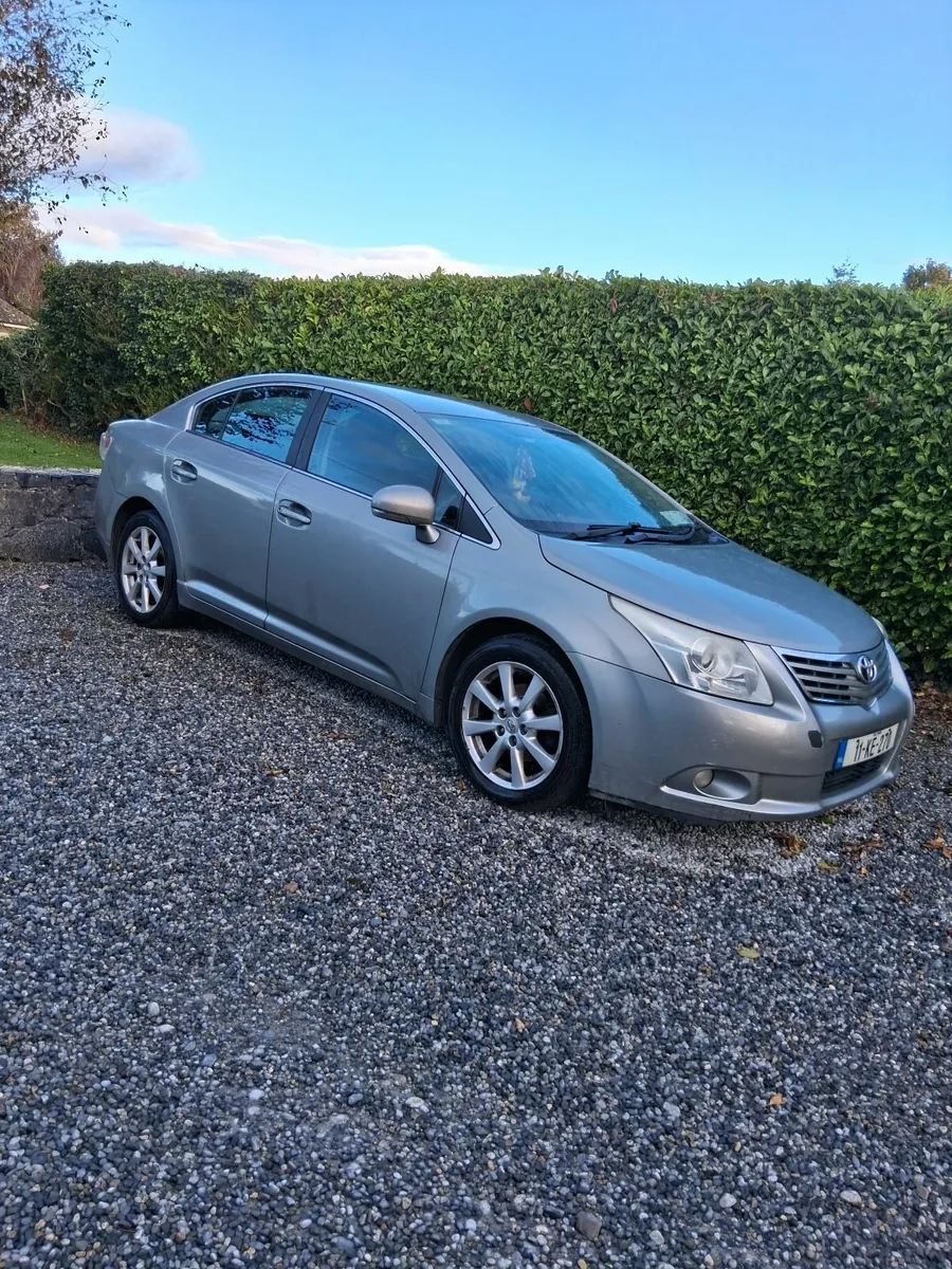 Toyota Avensis 2011 - Image 2