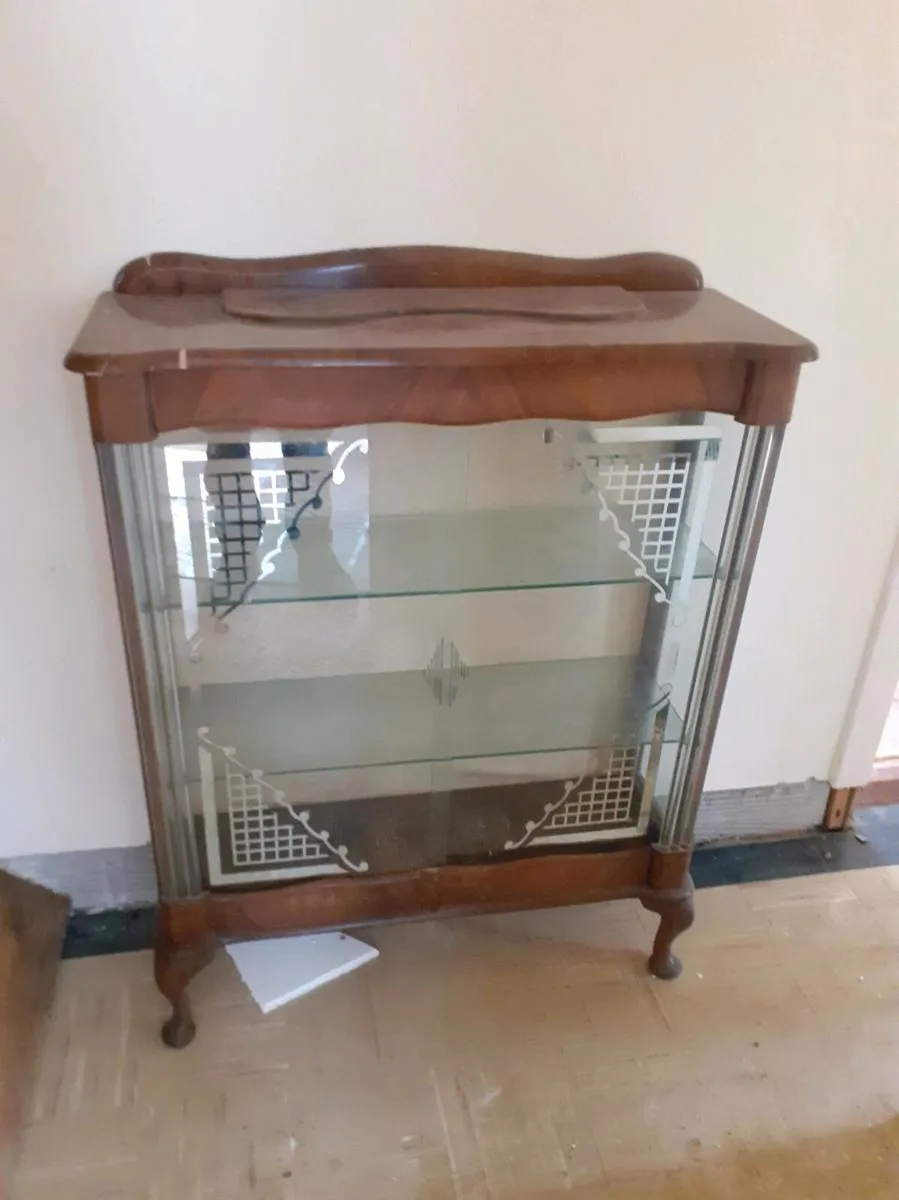 Clear out - Image 1