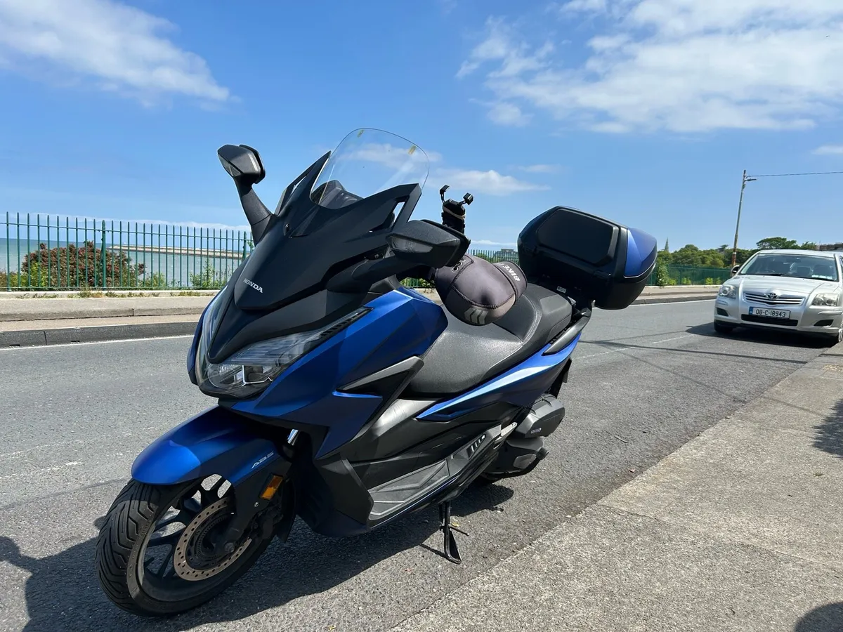 Honda Forza 2022 - Image 1
