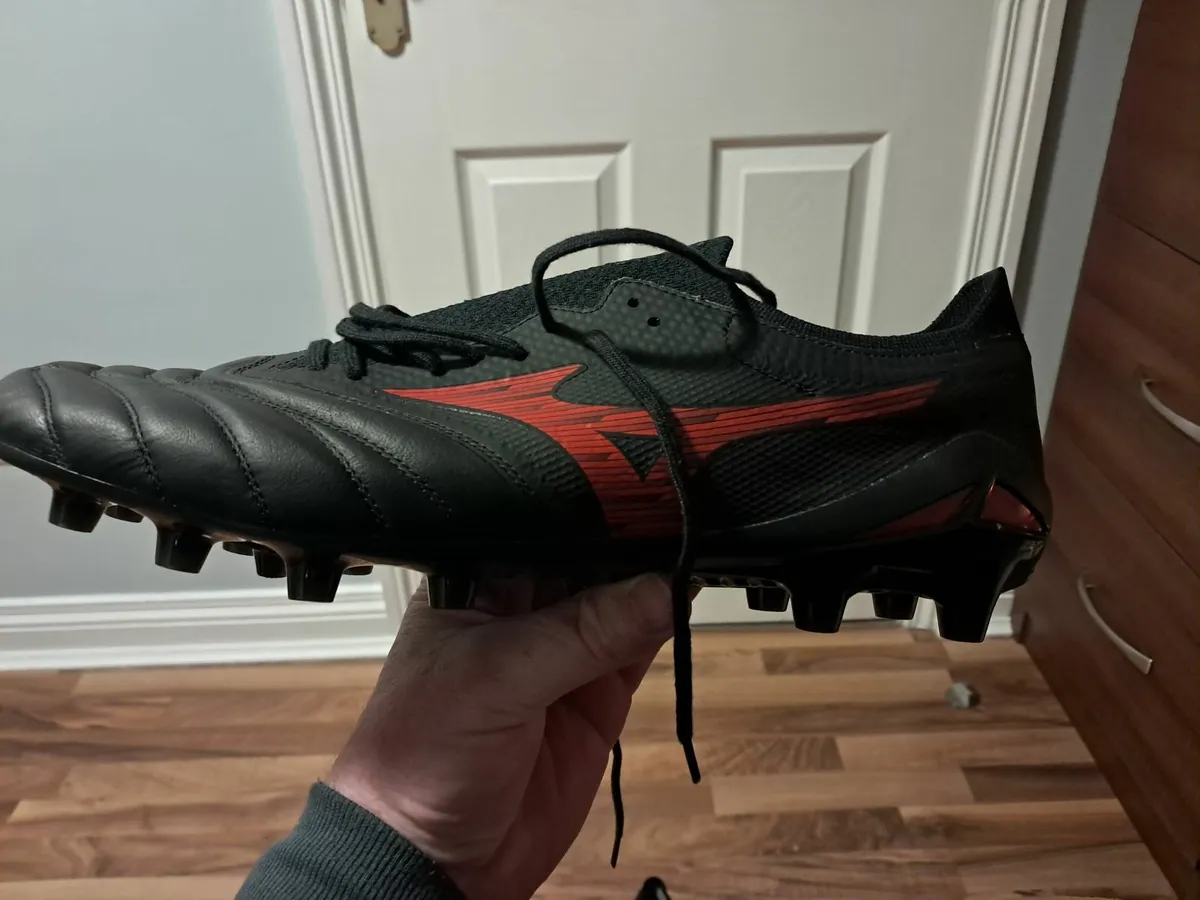 Mizuno Football Boots - Image 2