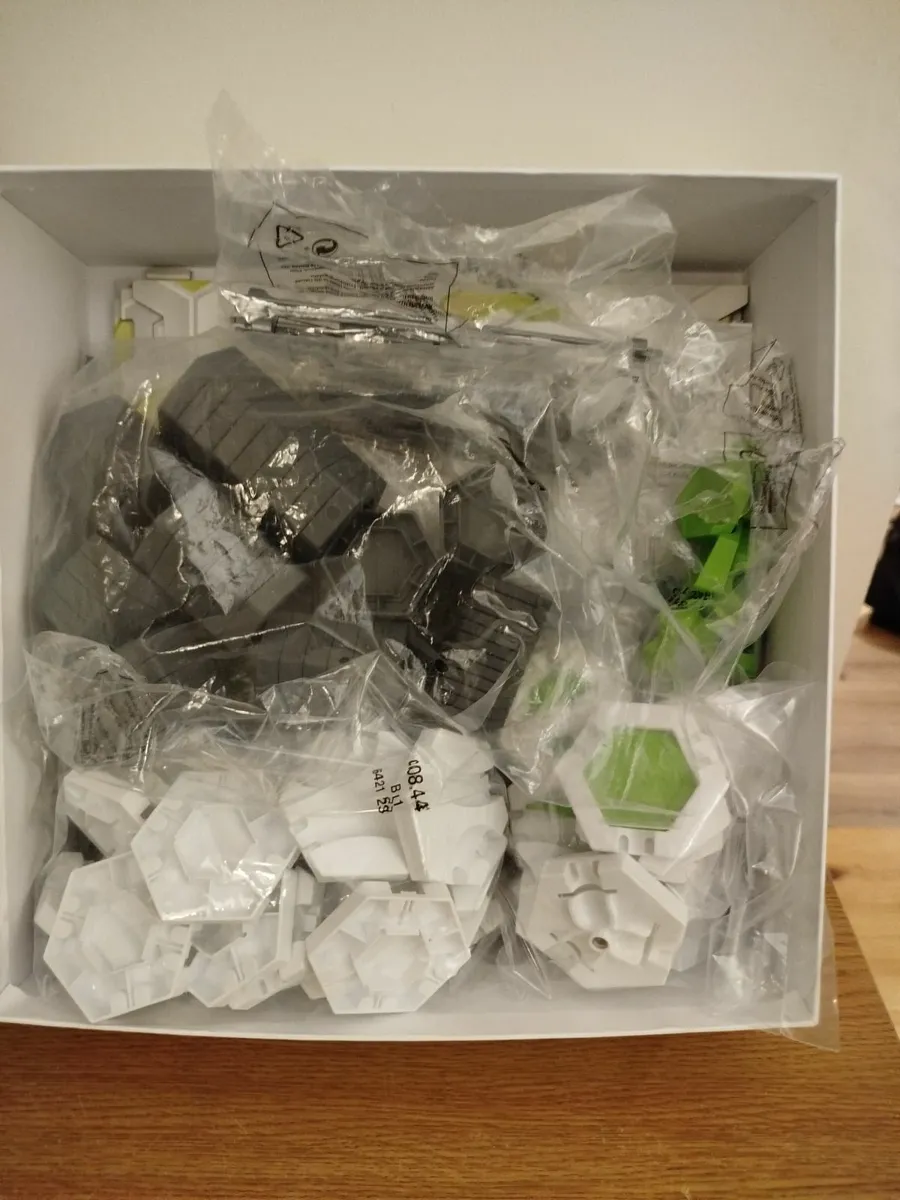 Gravitrax starter kit 8-99 - Image 2