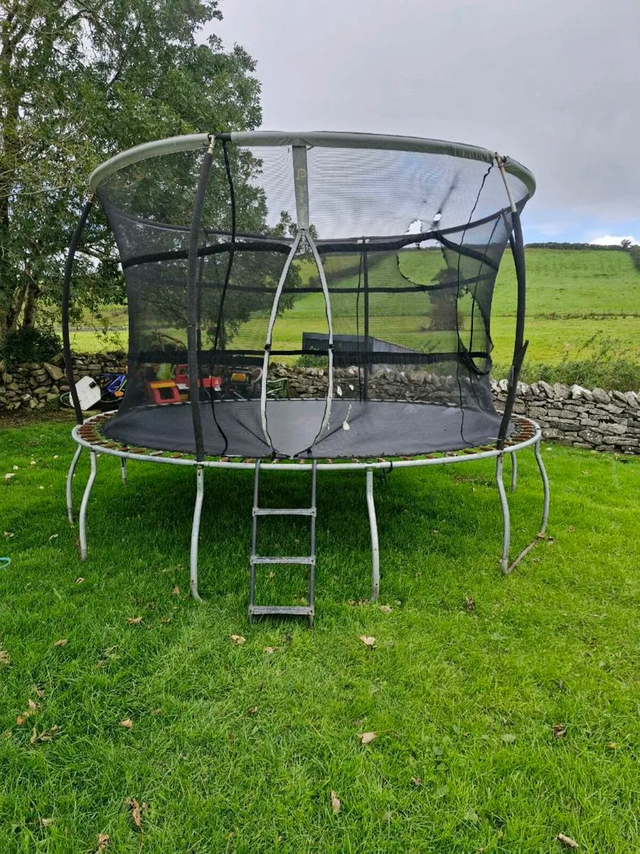 Trampoline