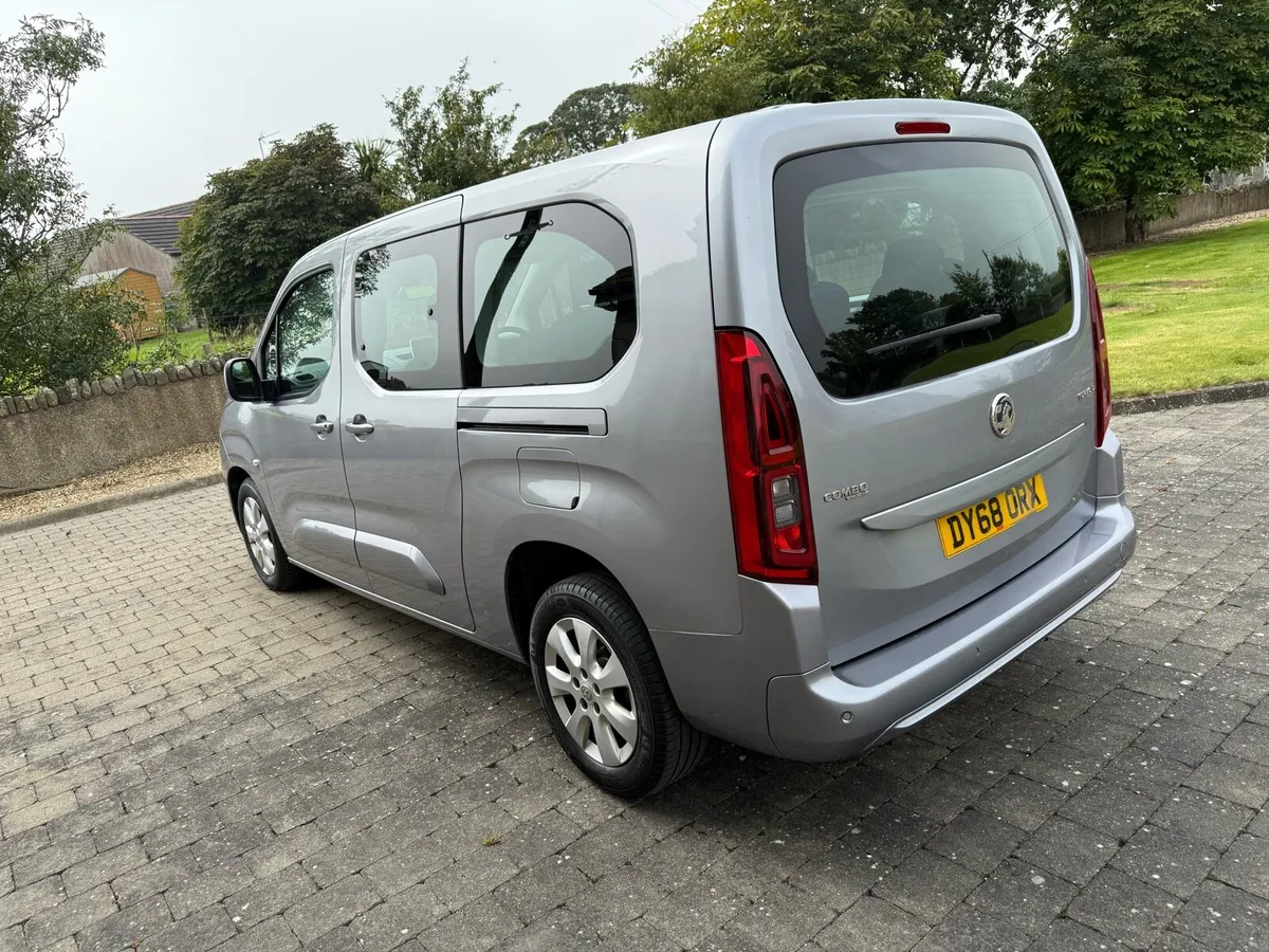 Vauxhall combo life 7 seater - Image 2