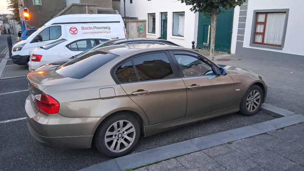 Bmw 318i - Image 2