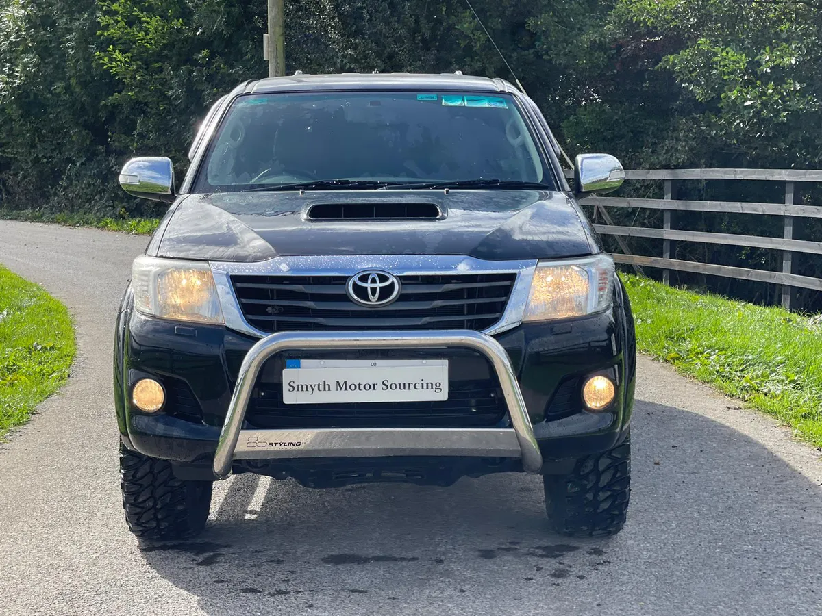 12 Toyota Hilux Invincible X  3.0L D4D 177bhp - Image 4