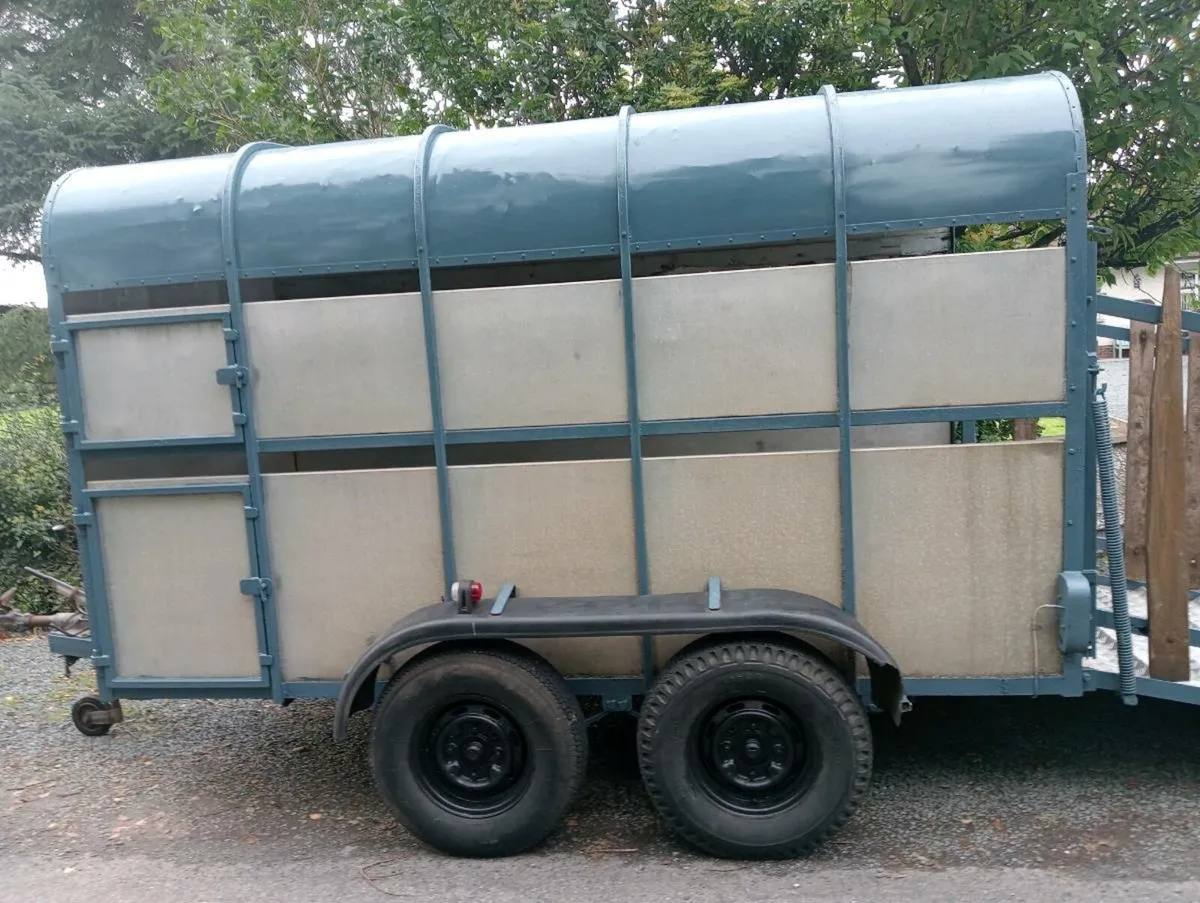 CROOKS CATTLE TRAILER - Image 1
