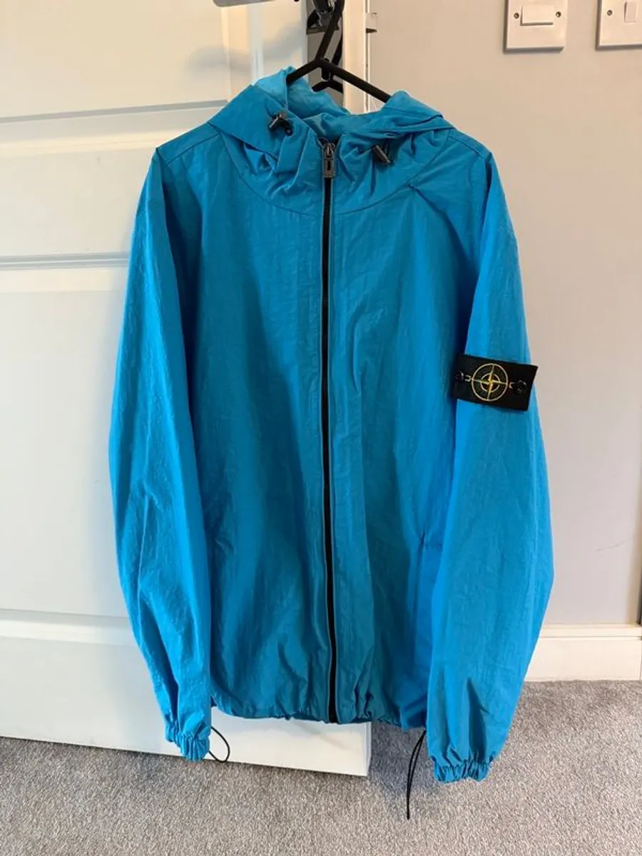 Stone island - Image 1
