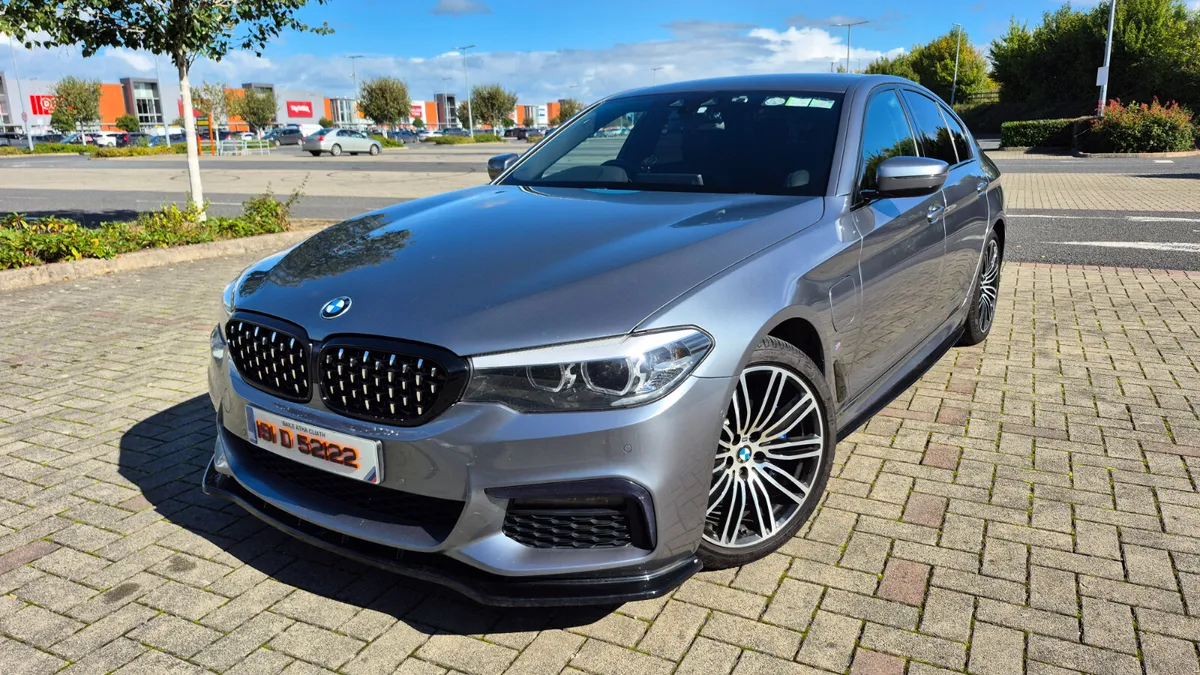 2019 BMW 530E M-SPORT PLUG-IN AUTO - Image 1