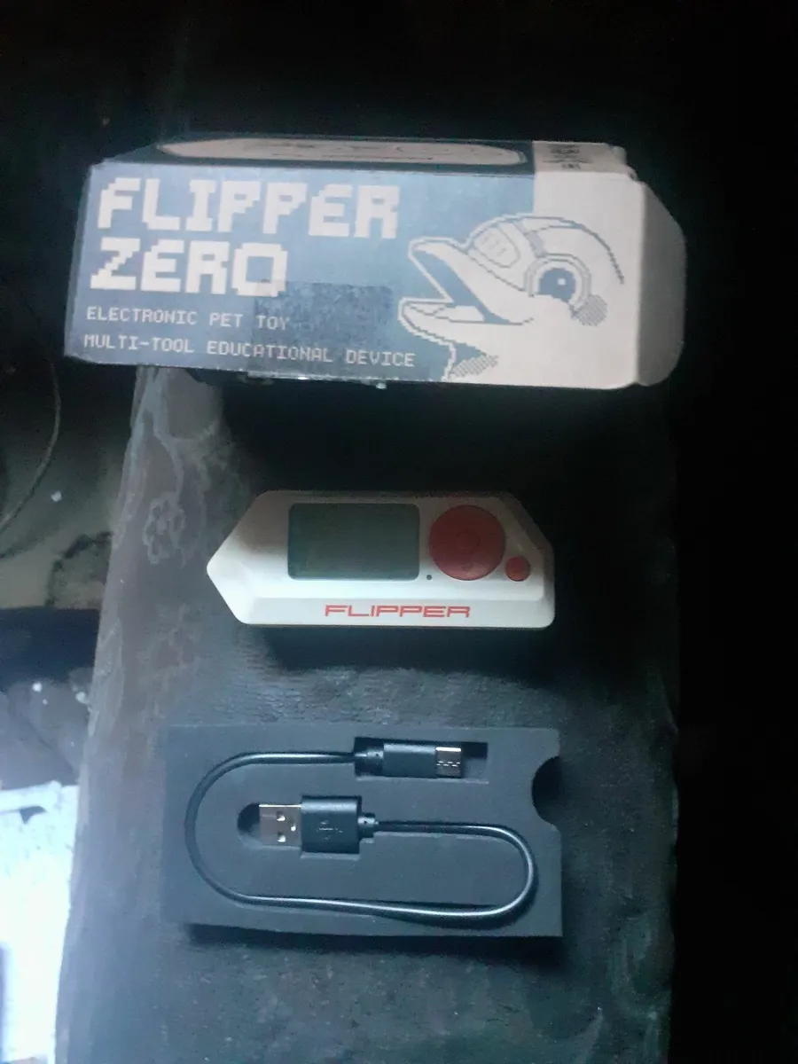 Flipper Zero - Image 2