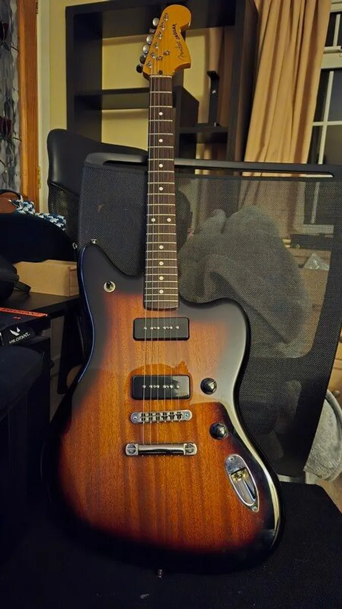 Fender Modern Player Jaguar P90 Chocolate Burst - Image 1