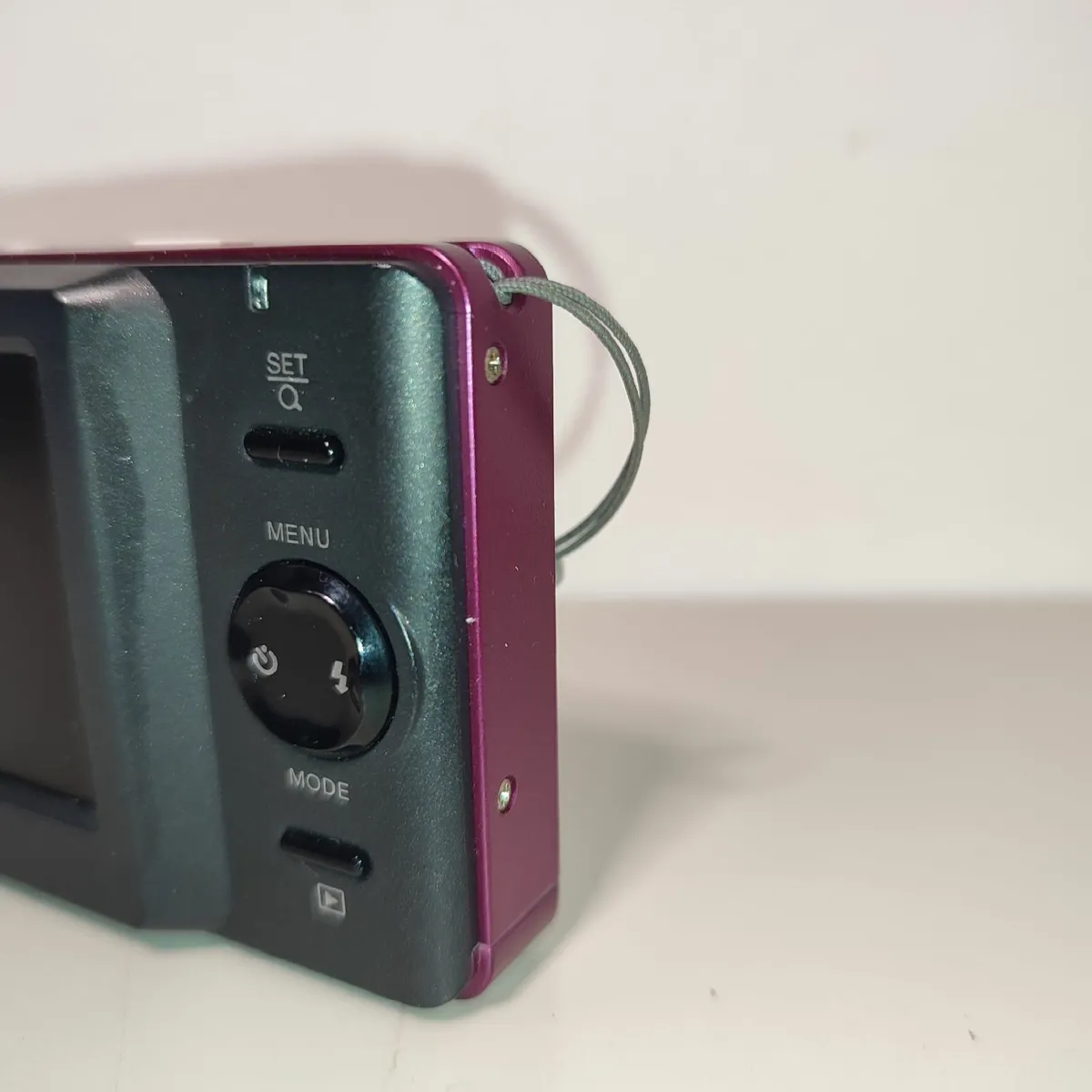 Hitachi HDC-99IE 9.0MP Digital Camera excellent/c - Image 2