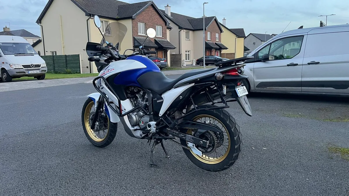 Honda Transalp xl700va - Image 4