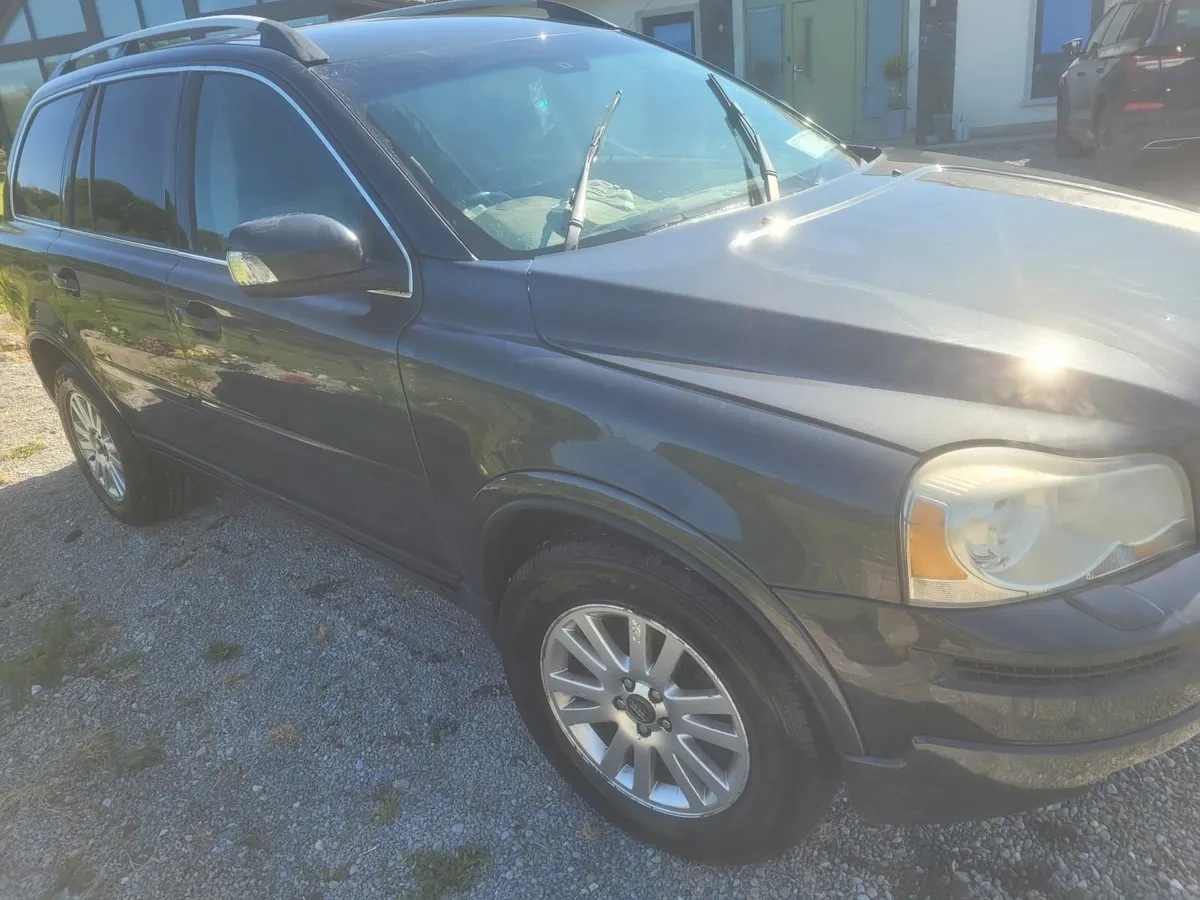 Volvo XC90 2010 - Image 1
