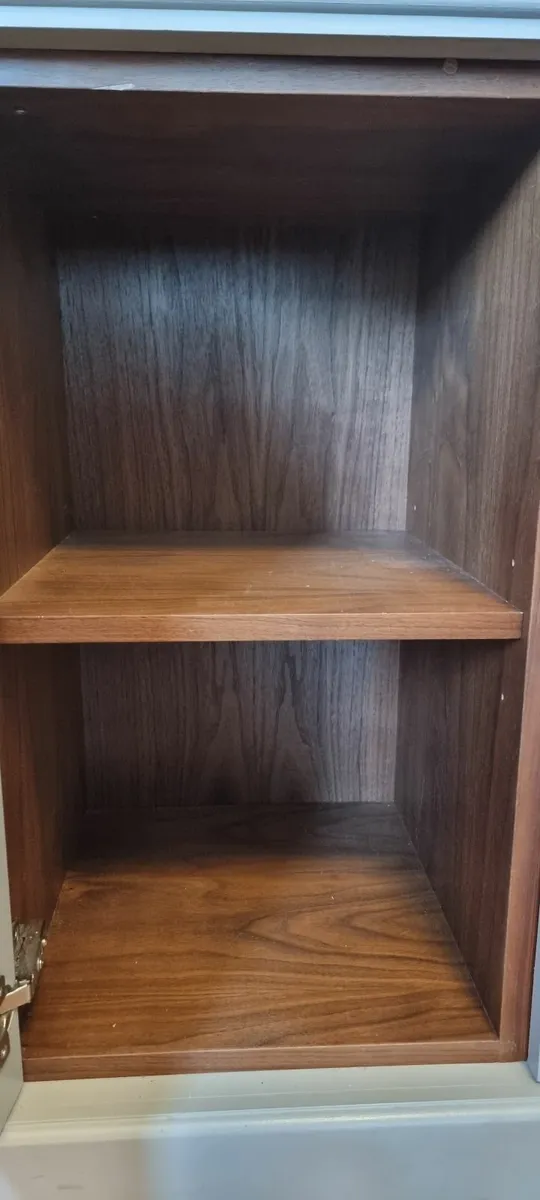 Dresser - Image 4