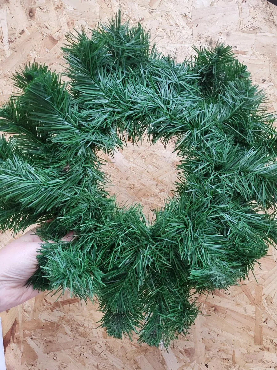 A range of wreath bases - Image 4