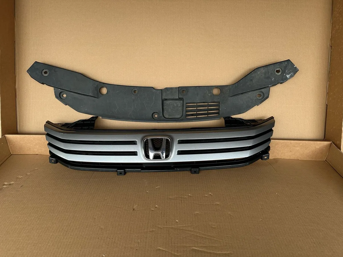 Honda Insight 2011-17 front bumper grille