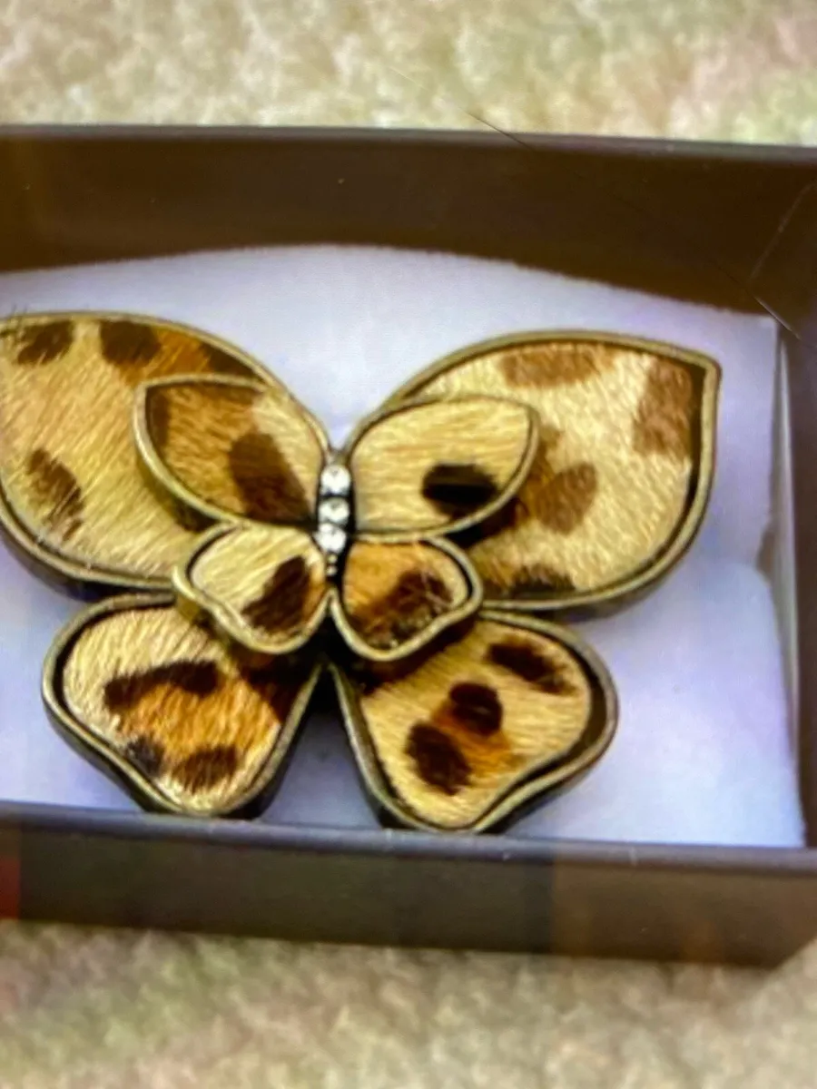 Two brooches - Image 2