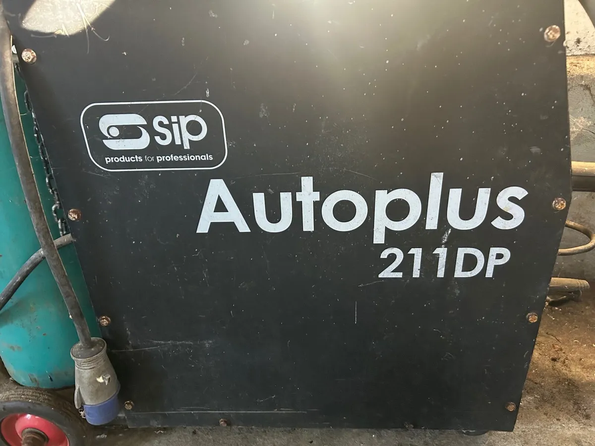 SIP 211D mig welder - Image 1