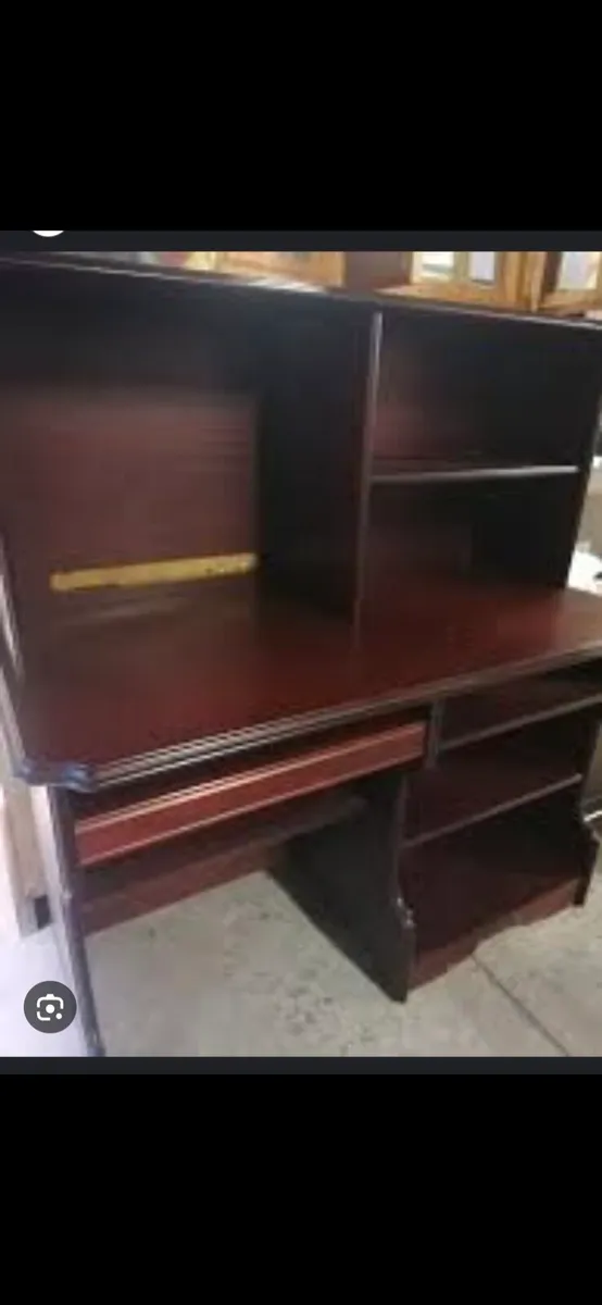 Computer/ office desk with slide out shelf - Image 3