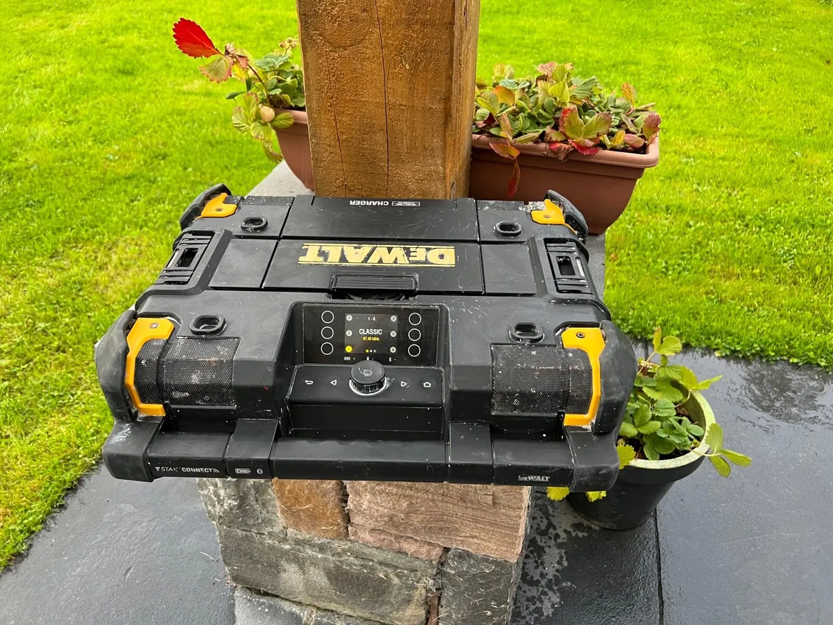 Dewalt Radio - Image 1