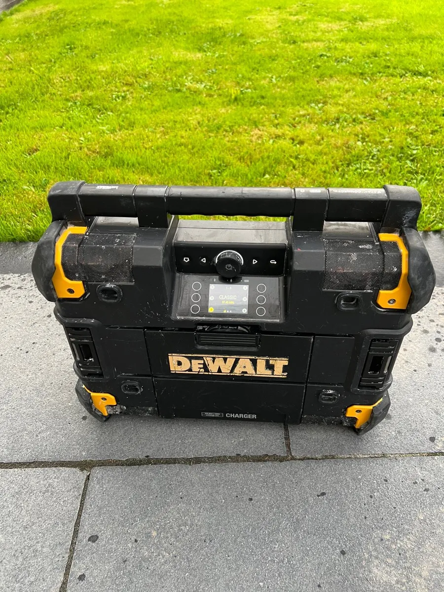 Dewalt Radio - Image 4