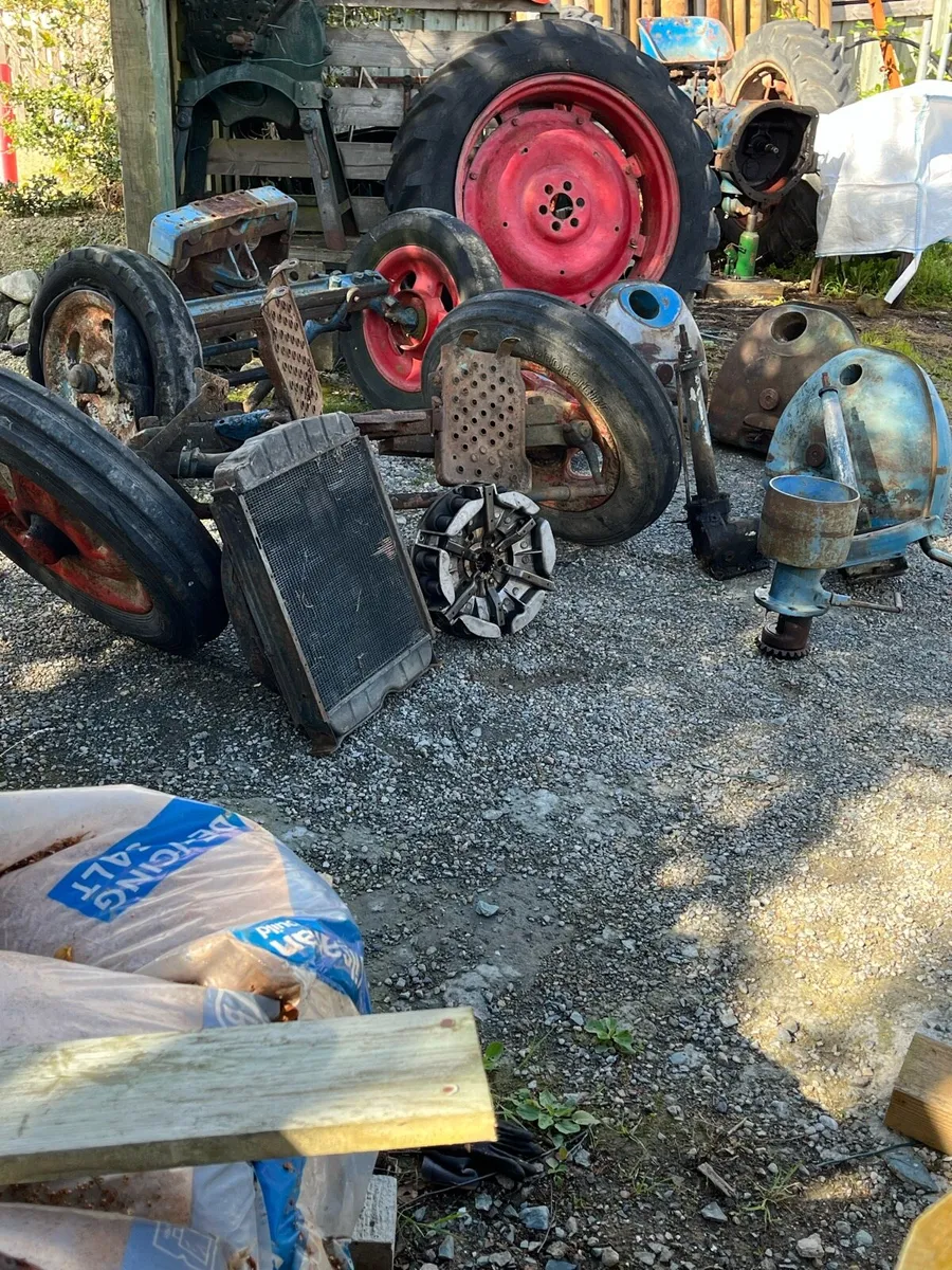 Ford Major tractor parts - Image 1