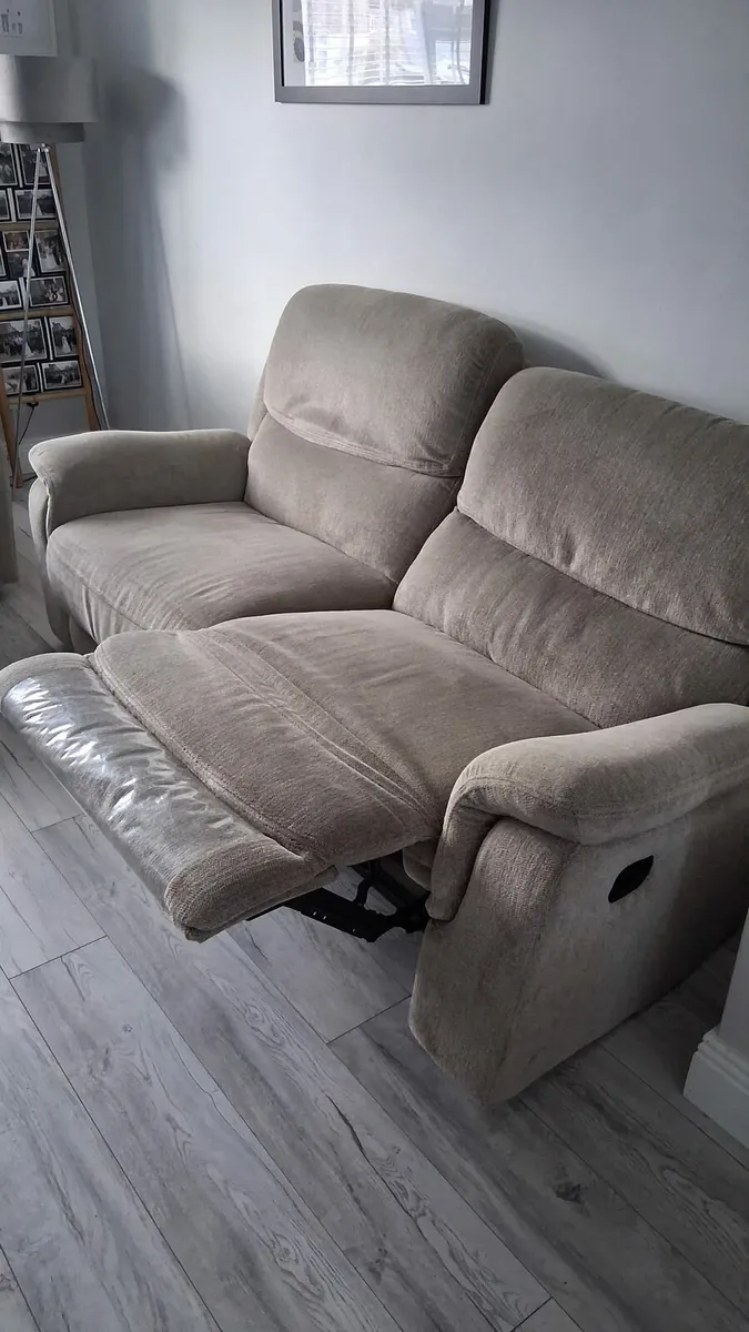 3+2 Seater Recliners - Image 2