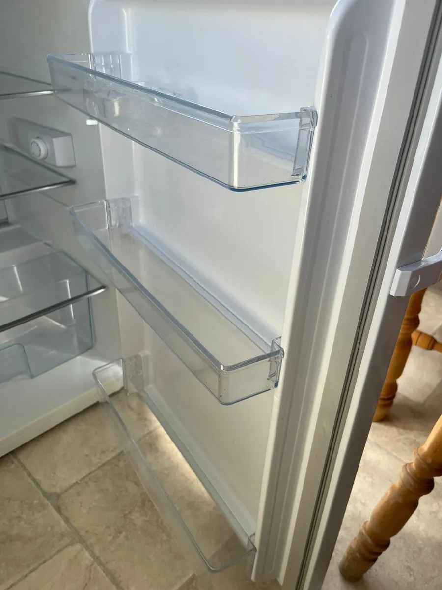 Fridge, as new , immiculate - Image 3