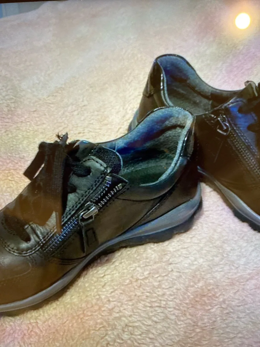 Gabour rolling stone black trainers - Image 4