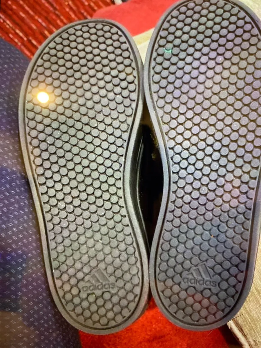 Adidas boys trainers - Image 4