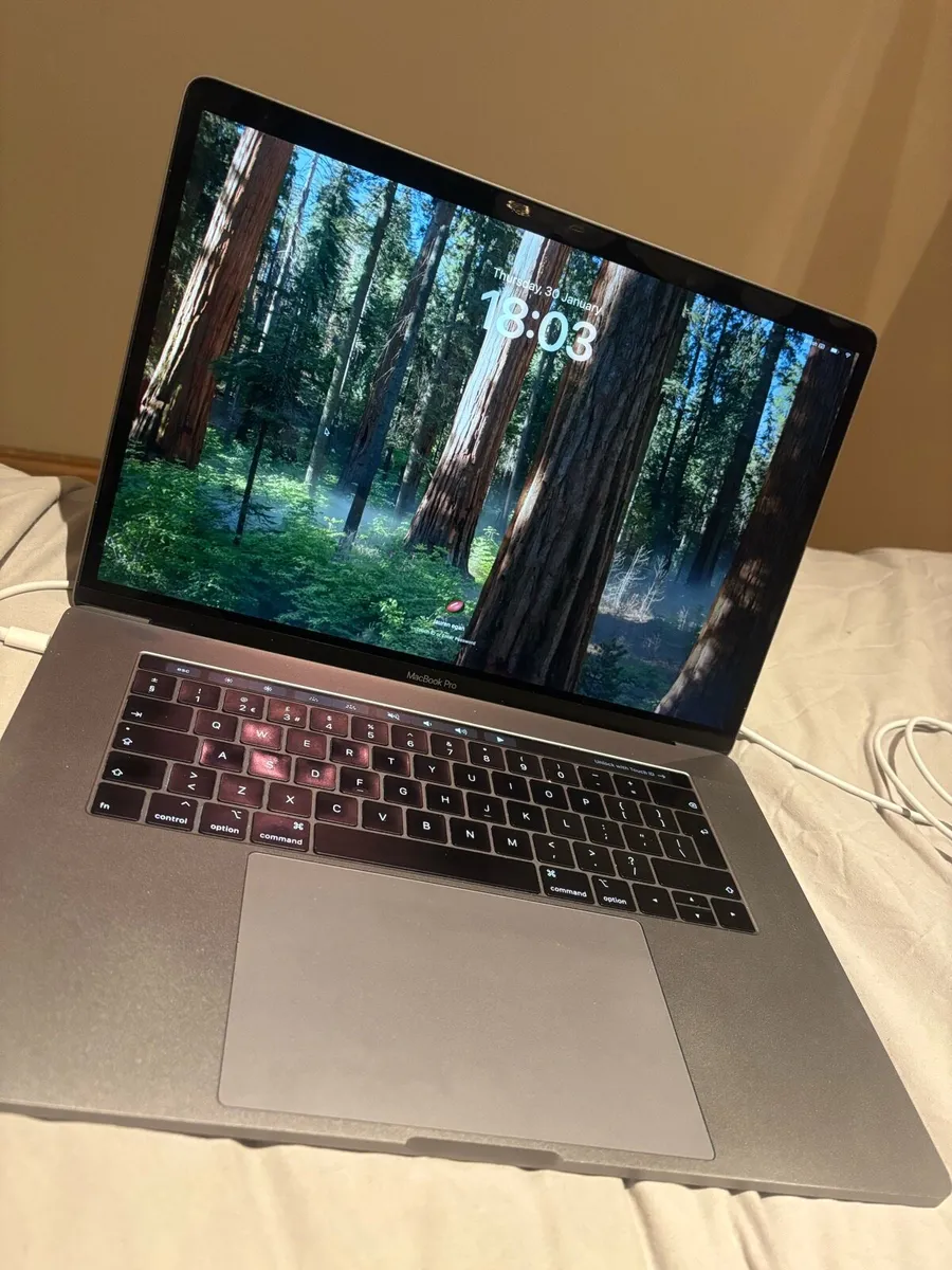 MacBook Pro 2018 16GB RAM with Touch Bar - Image 2