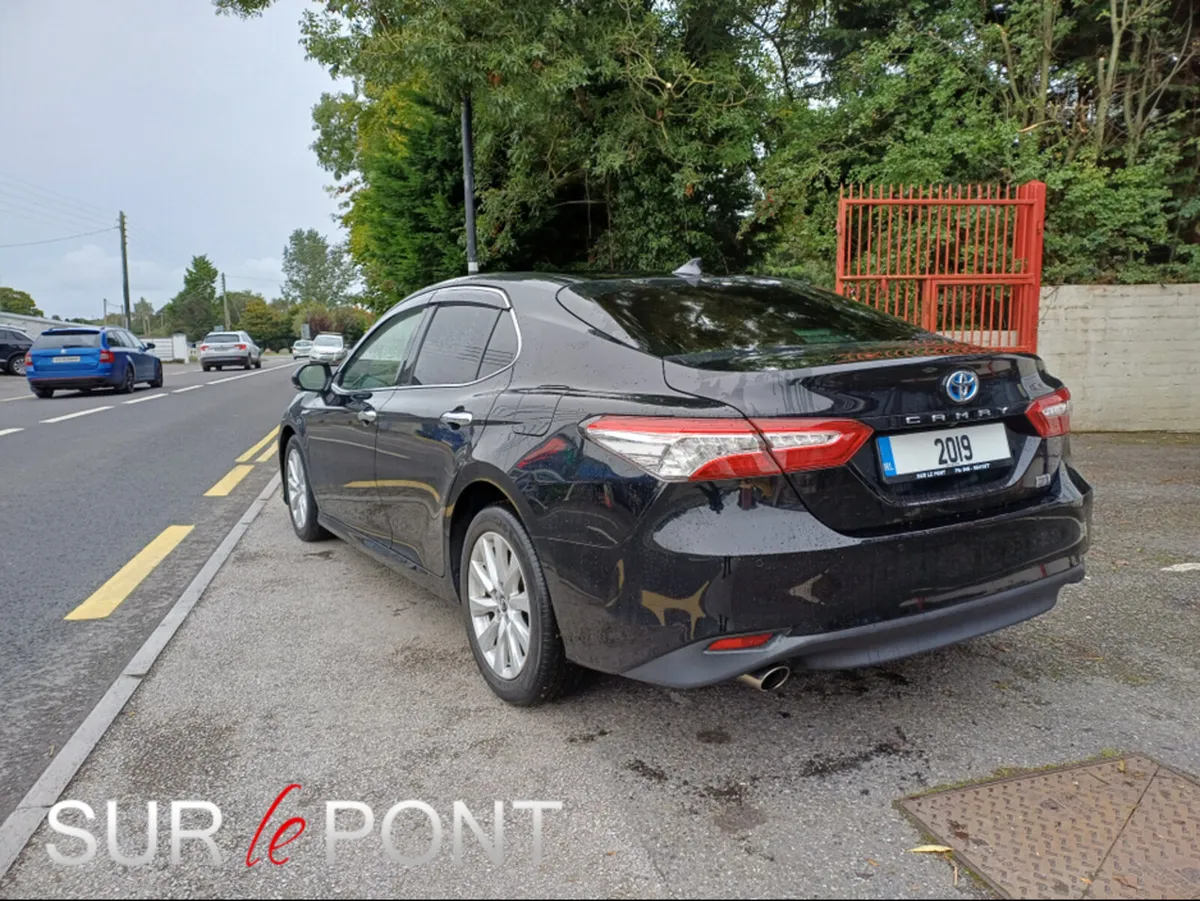 Toyota Camry Hybrid Auto - Image 4