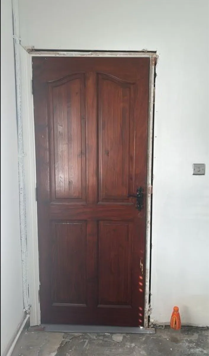 8 x internal doors - Image 3