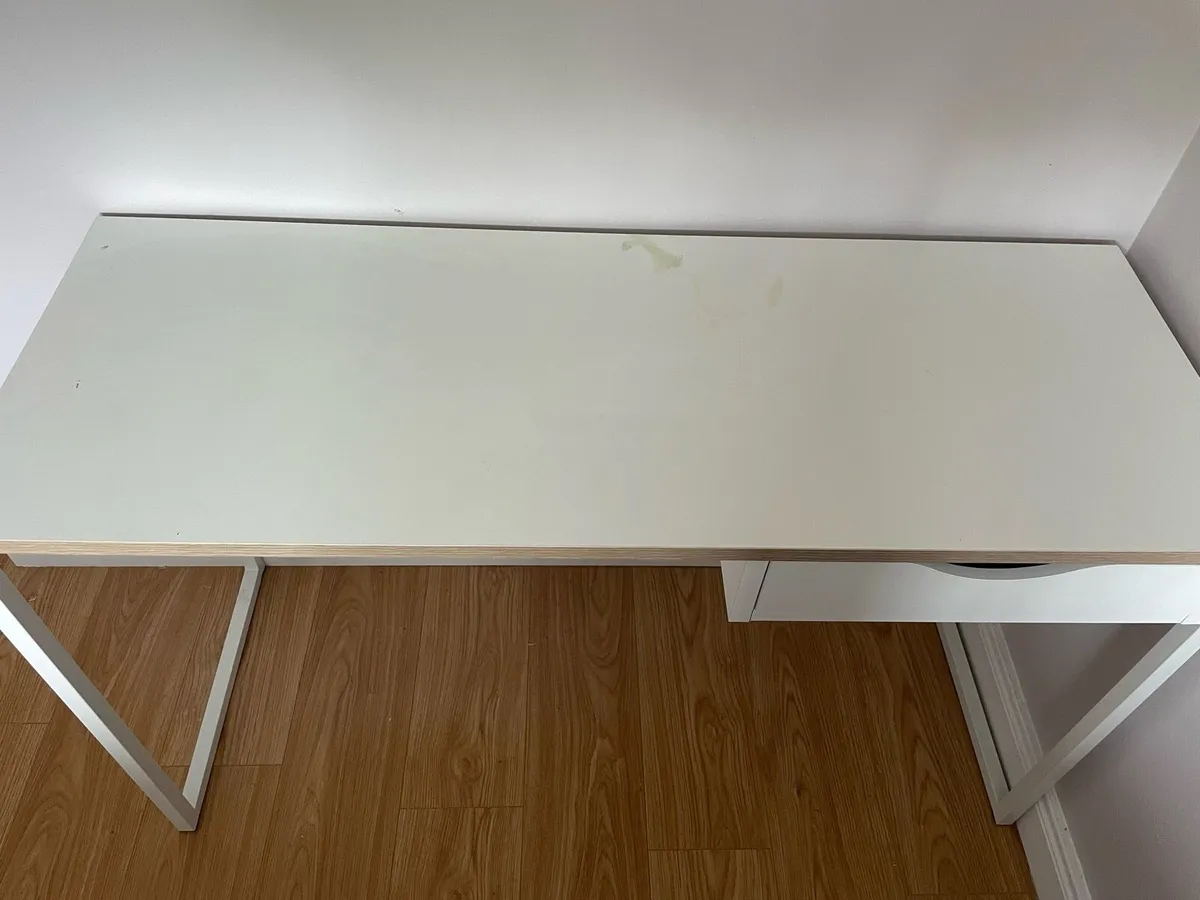 Home desk - Image 4
