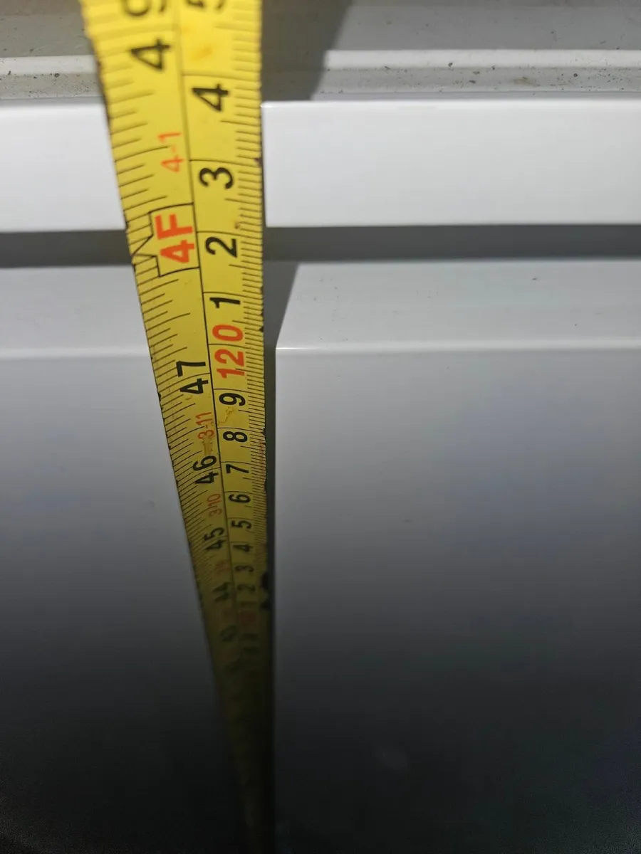 Integrated 4ft fridge - Image 2