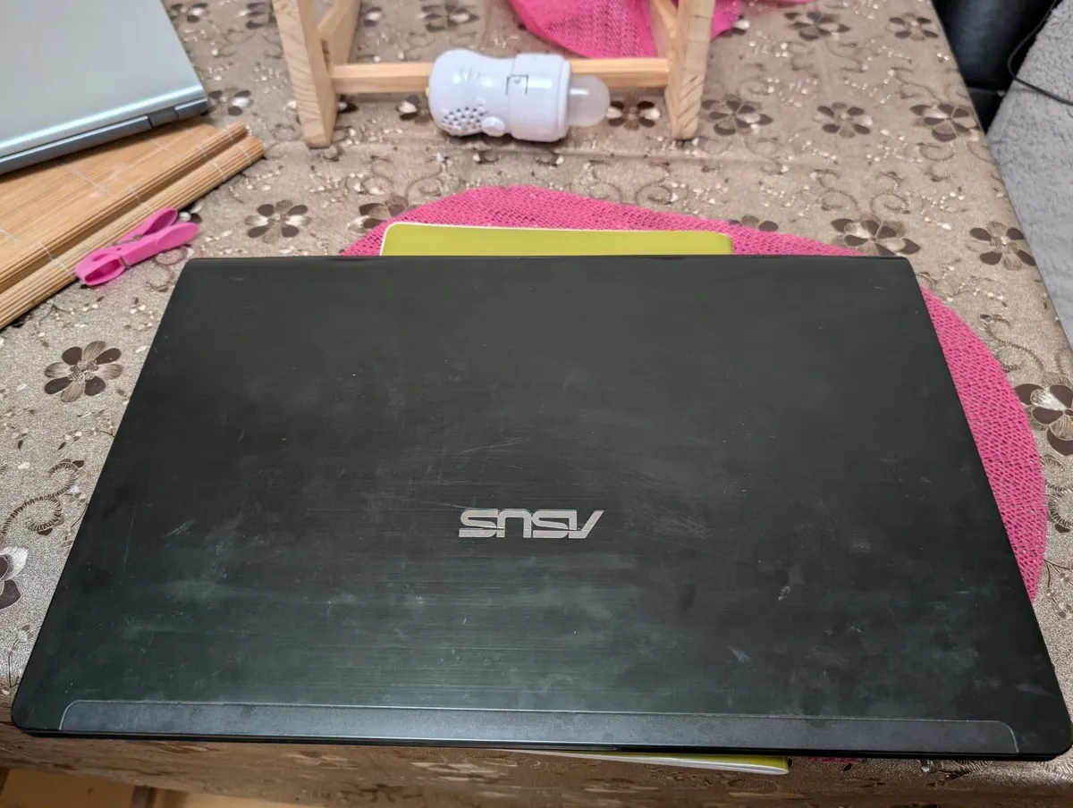 ASUS Laptop - UL50vt - Intel SU7300/4GB/250GB - Image 1