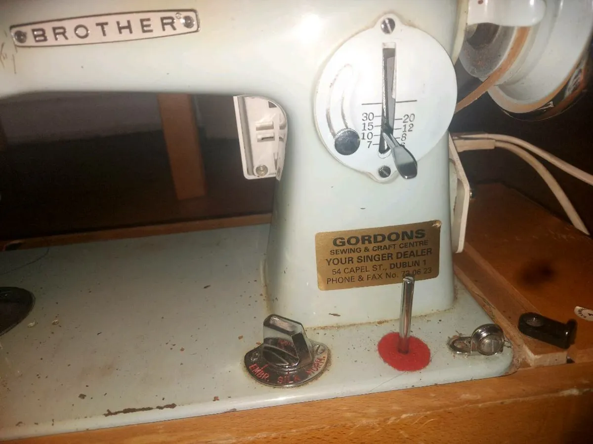Brother tur 2 sewing machine - Image 2