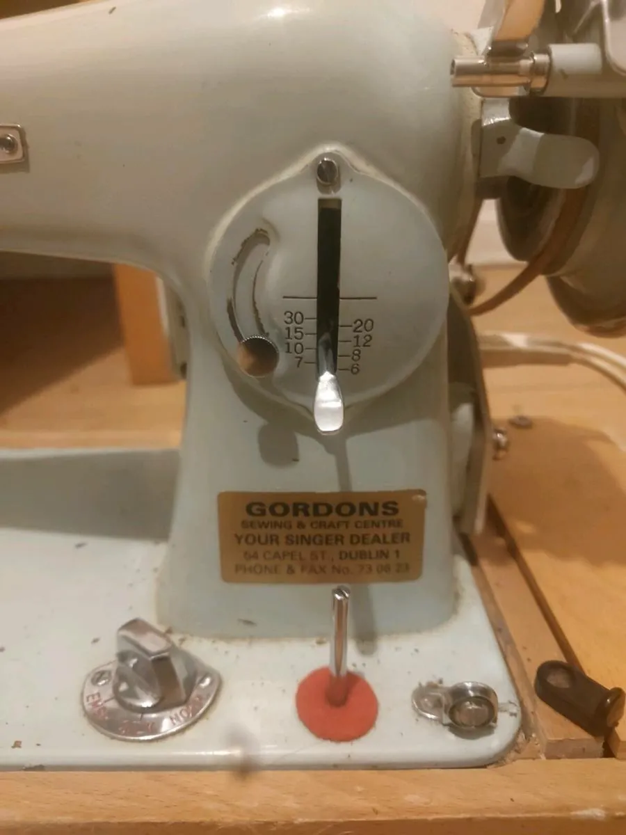 Brother tur 2 sewing machine - Image 3
