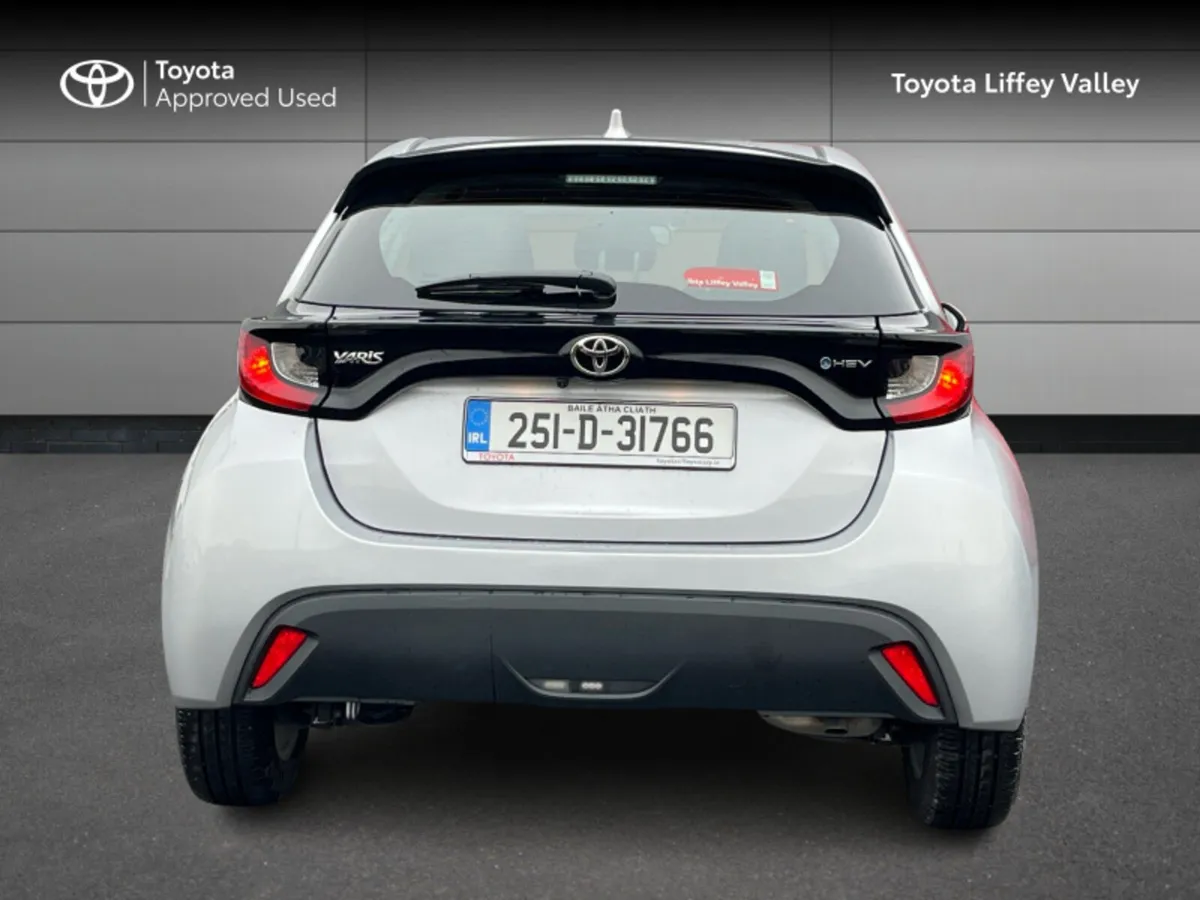 Toyota Yaris Yaris Hybrid 115 Luna - Image 4