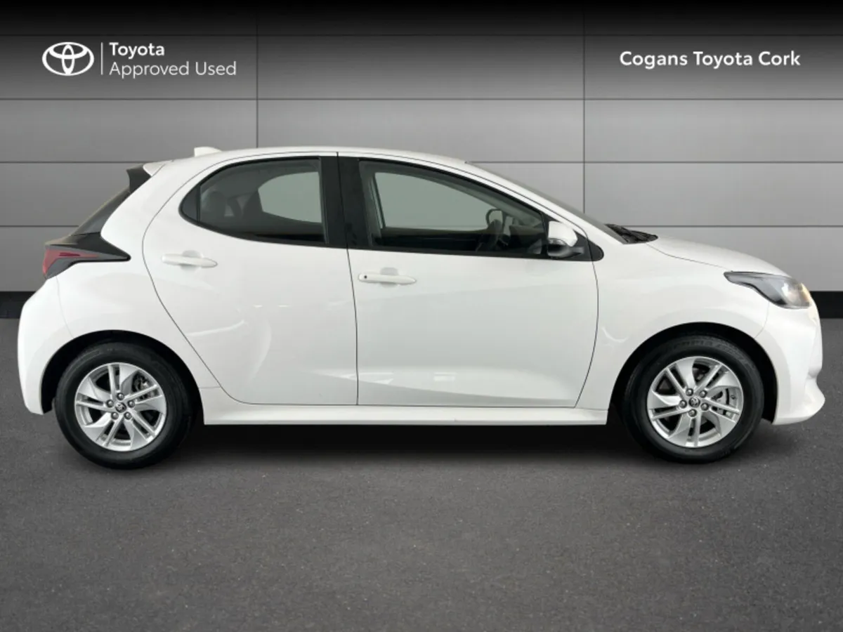 Toyota Yaris Hybrid Luna - Image 3