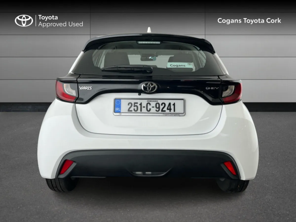 Toyota Yaris Hybrid Luna - Image 4