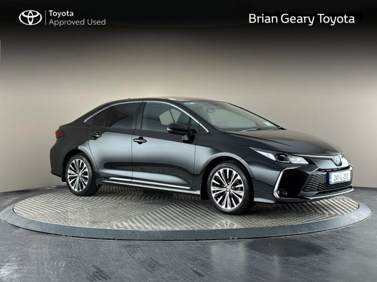 Toyota Corolla HYBRID LUNA SPORT SALOON - Image 1