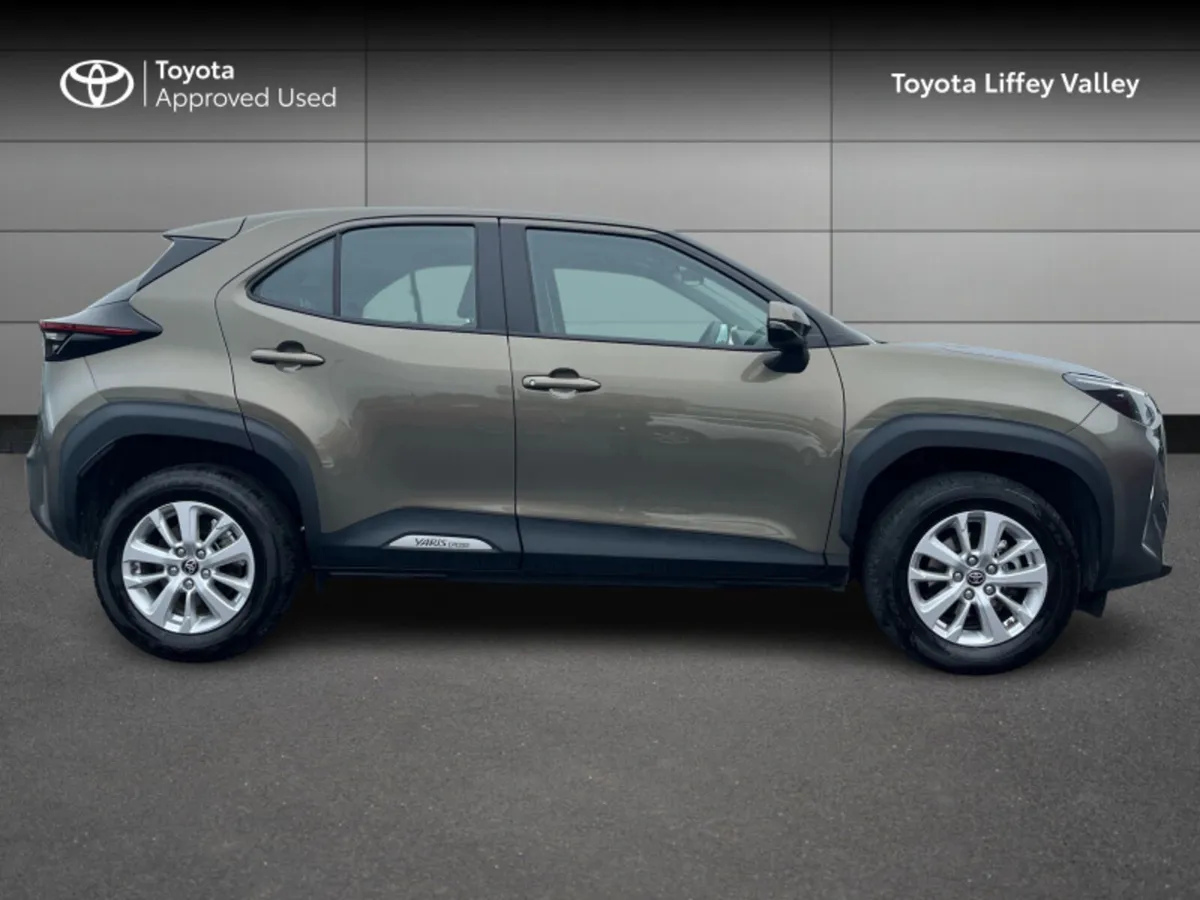 Toyota Yaris Cross YARIS CROSS LUNA - Image 3