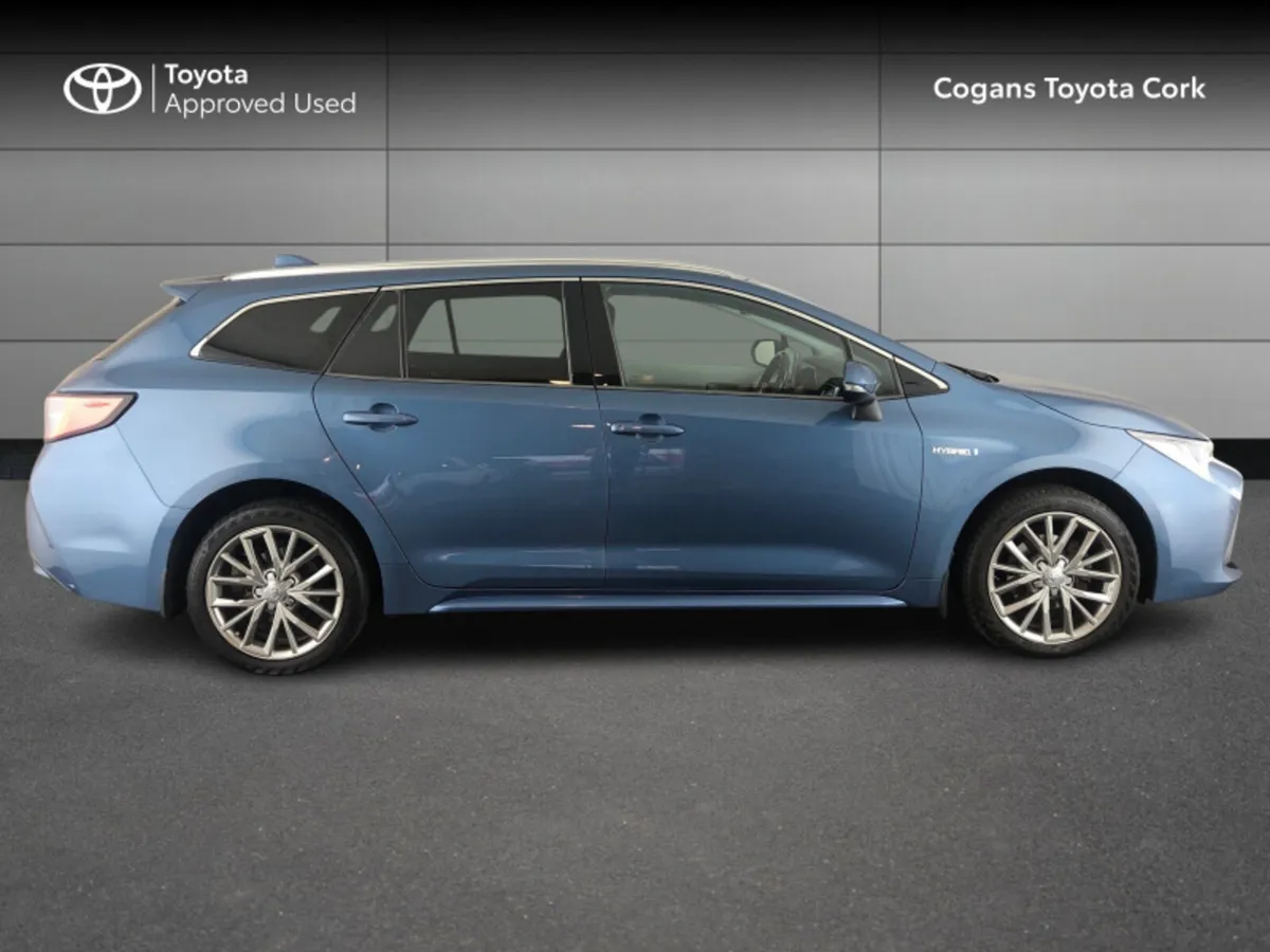 Toyota Corolla COROLLA HYBRID SOL T/S - Image 3