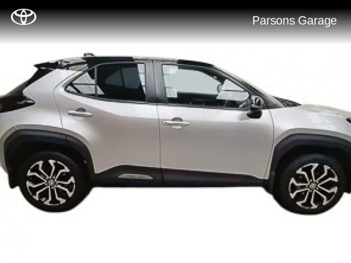 Toyota Yaris CR CROSS LUNA SPORT 4DR AUTO - Image 3