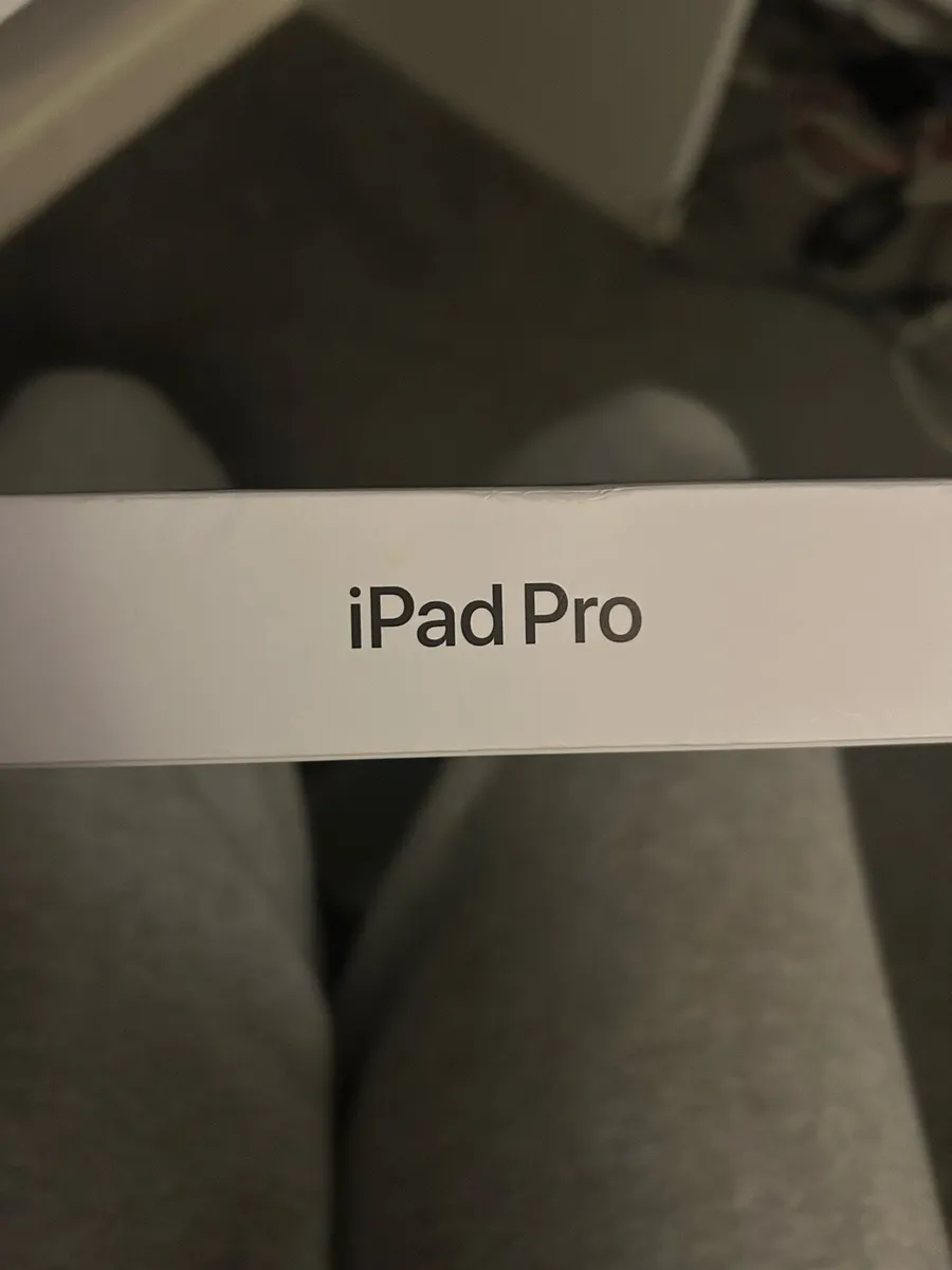 (New) iPad Pro 11” 256GB (2024) M4 w/ Cellular - Image 3