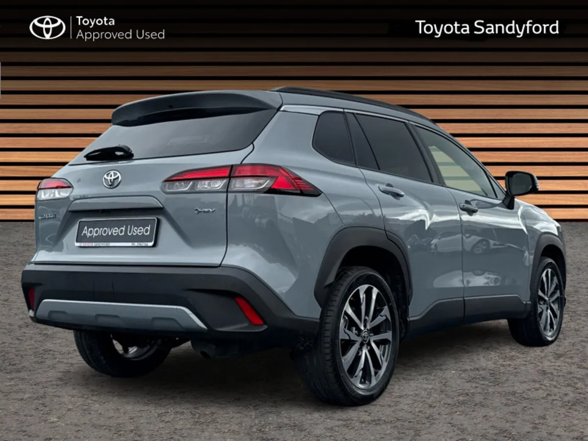 Toyota Corolla Cross 1.8 HYBRID SPORT +EXTRAS // R - Image 2