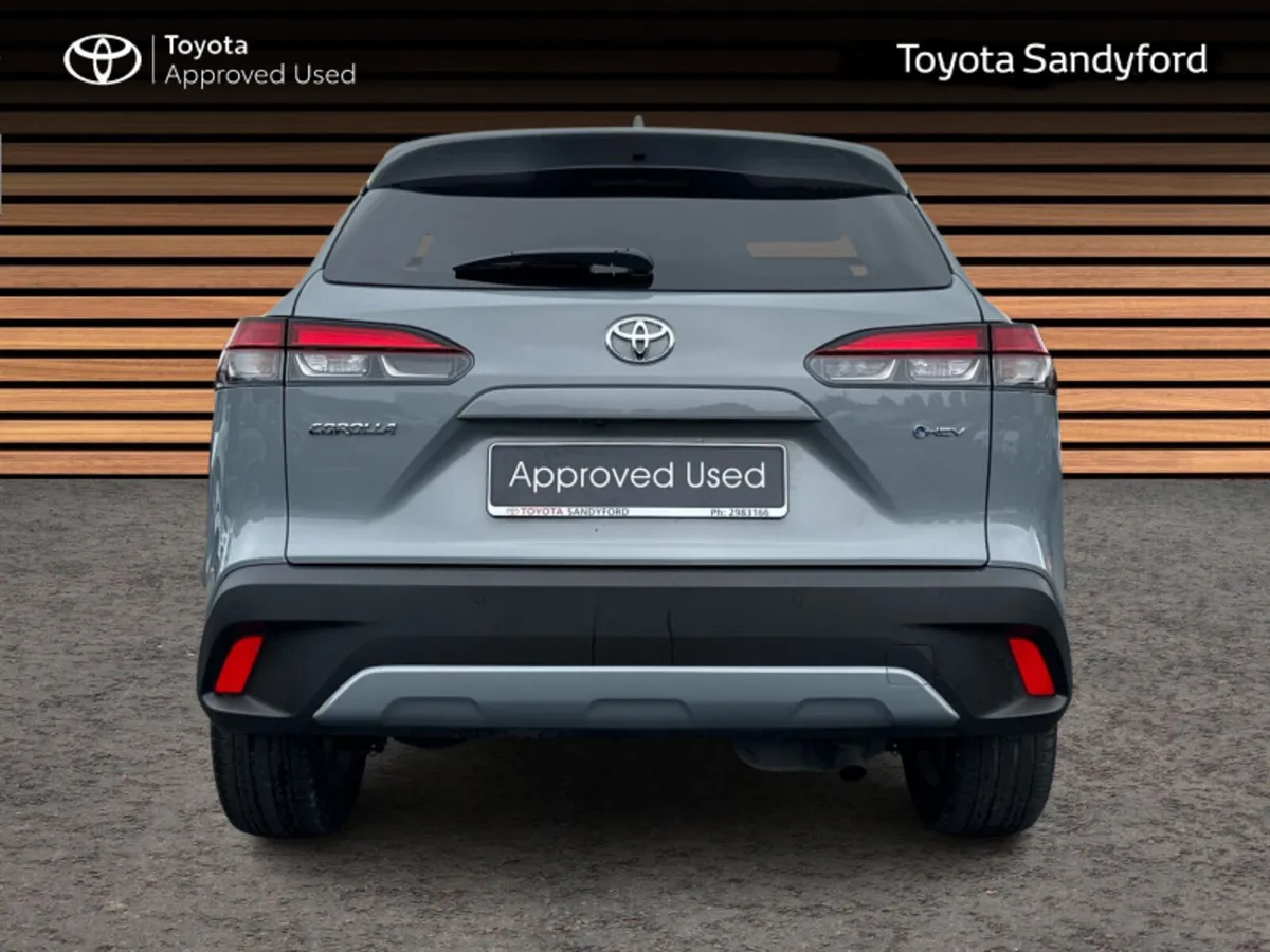 Toyota Corolla Cross 1.8 HYBRID SPORT +EXTRAS // R - Image 4