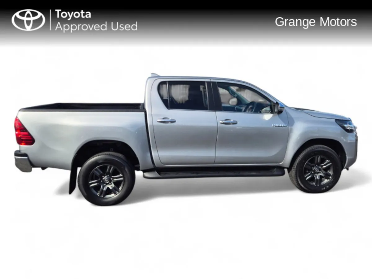 Toyota Hilux 2.8 SR5 CREWCAB 6 SPEED MANUAL**FULL - Image 4
